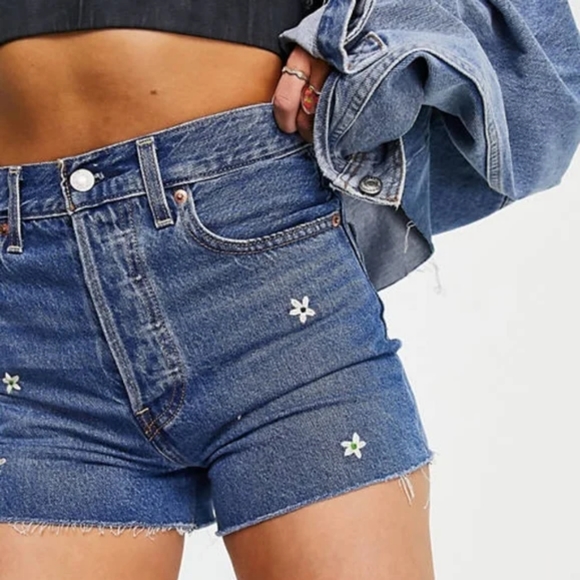 Levi's Ribcage Embroidered Cutoff Jean Shorts - Picture 4 of 11